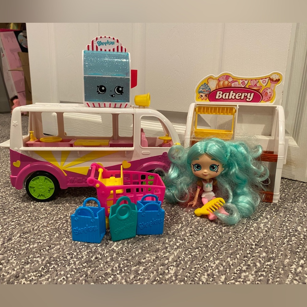 Shopkin Ice Cream Truck, shopping cart, 3 shopping bags, bakery and Shopkin Girl